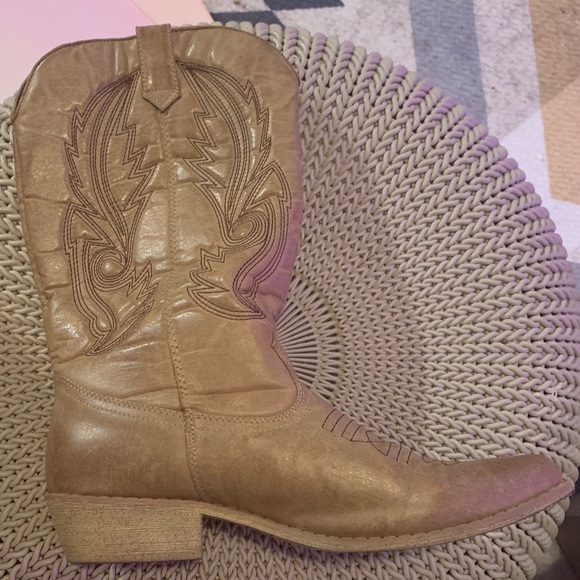 Brown cowboy/fashion boot - Picture 1 of 3